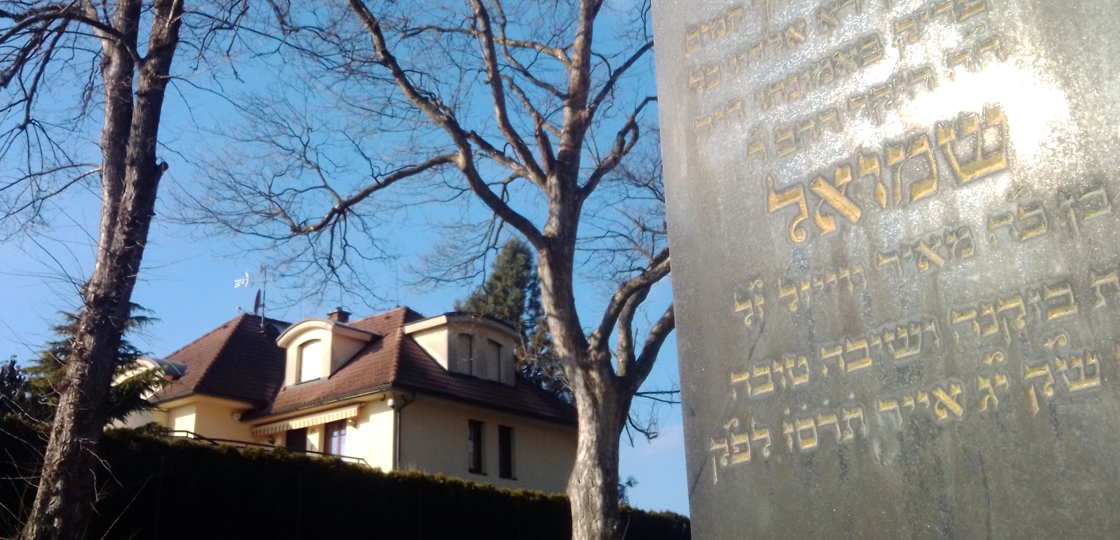 Vila z roku 2004 vedle Židovského hřbitova na Hrádku....jpg